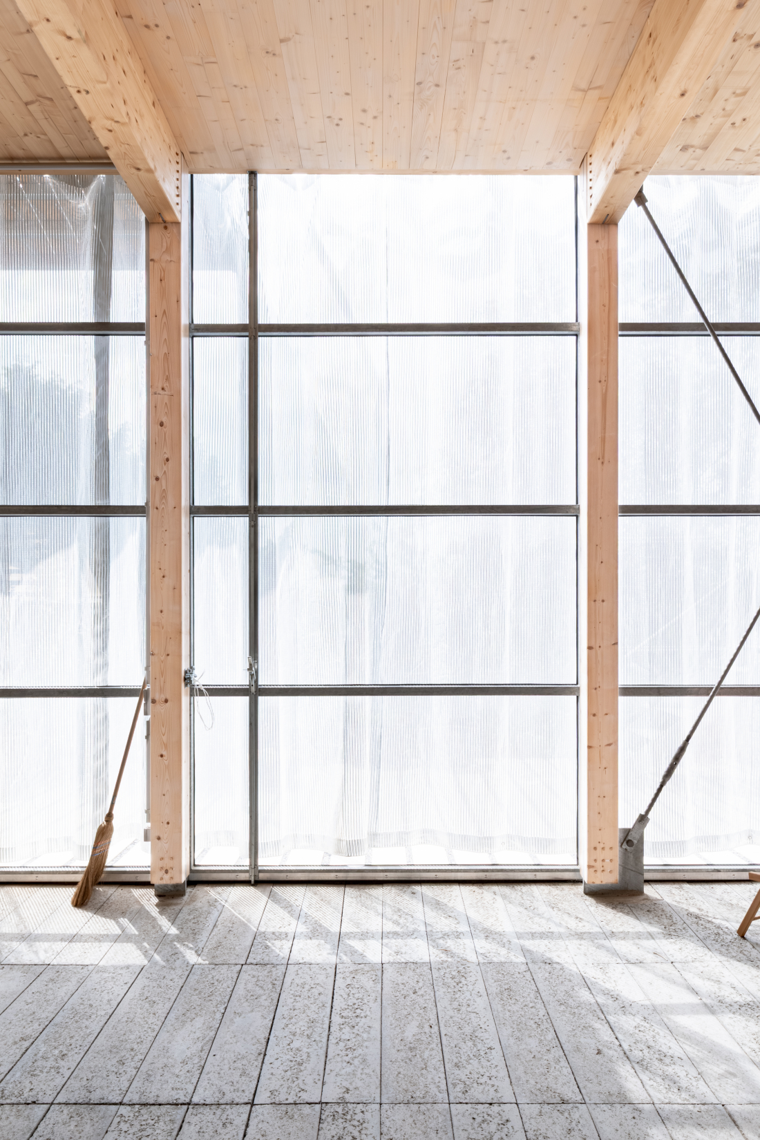 Thermovorhang Sonnenschutz Glasfassade mit Durchblick - Aretz Dürr Architektur BDA Köln