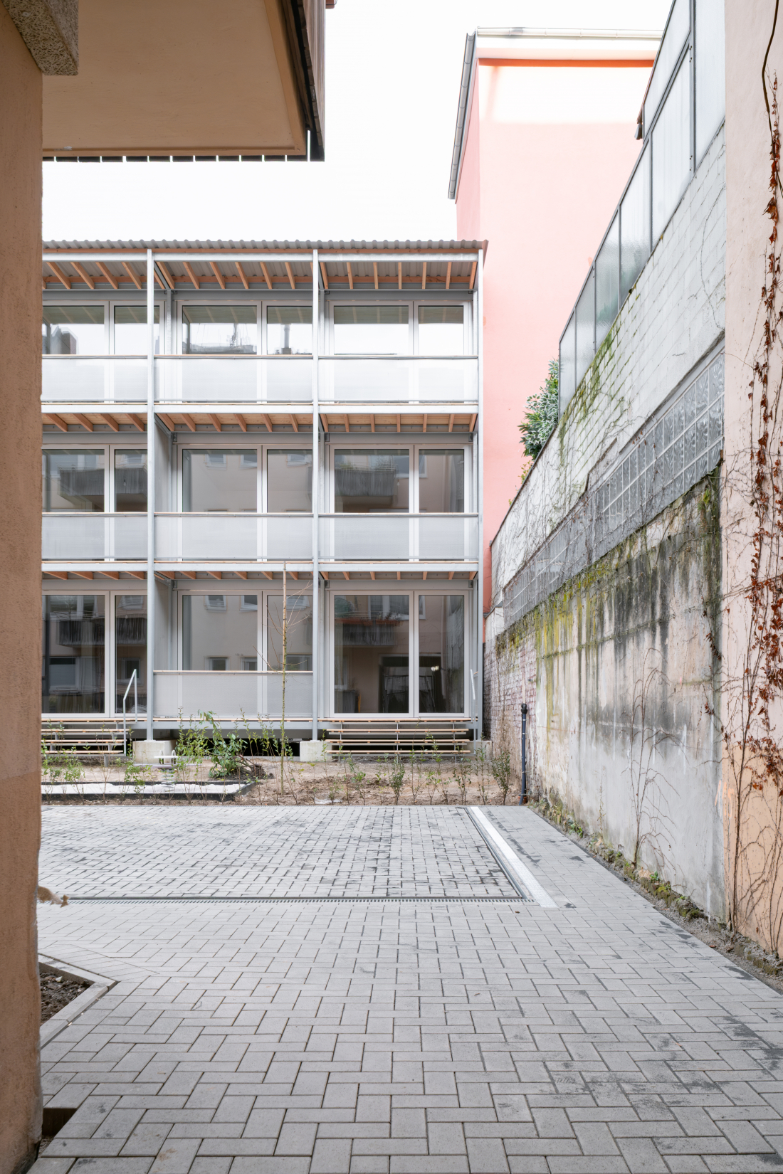 Hinterhof Nachverdichtung in Holzmodulbau - Aretz Dürr Architektur Köln