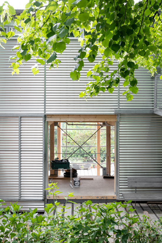 Außenraumbezug zwischen Straßenseite und Garten - Aretz Dürr Architektur Köln