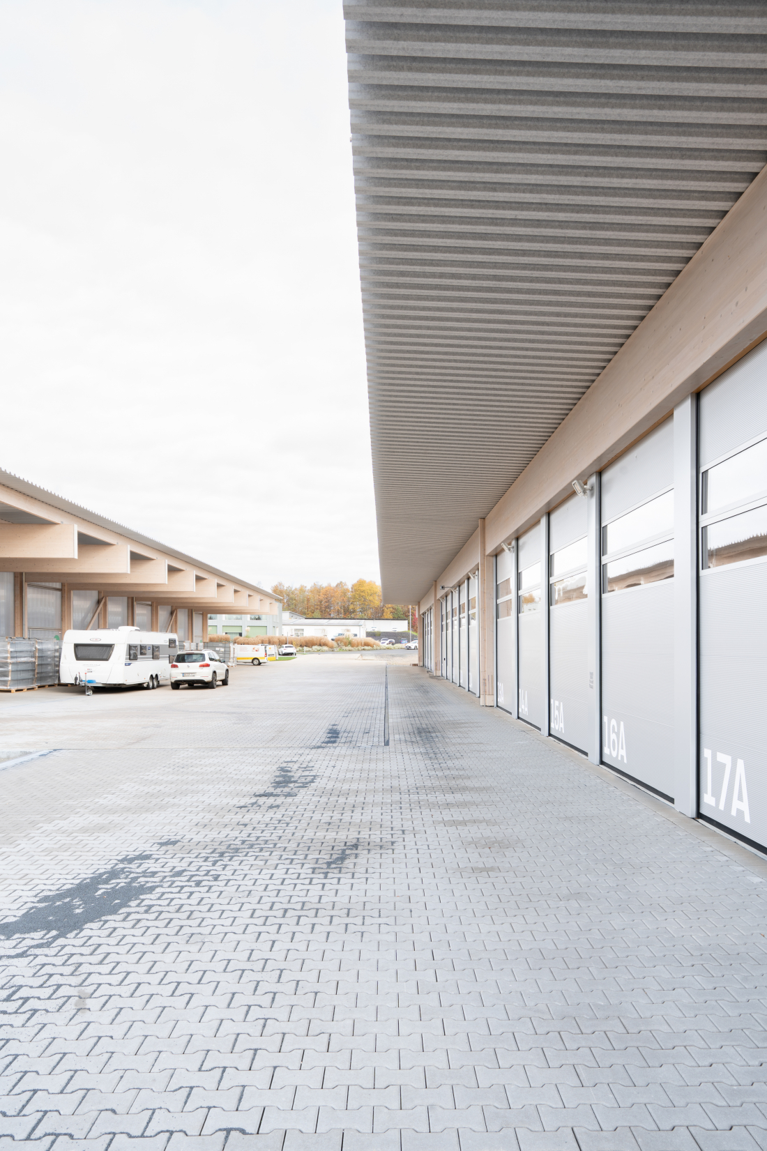 Vordach Trapezblech Holzbinder - Aretz Dürr Architektur Köln