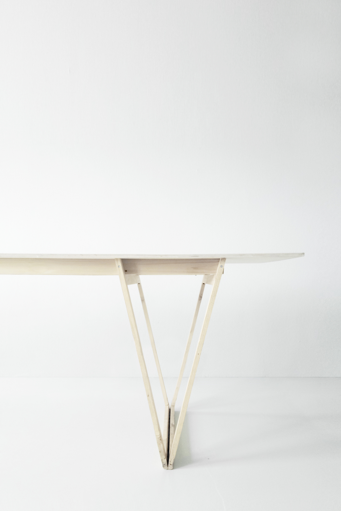 Ansicht Holztisch zum selber bauen - Aretz Dürr Architektur Köln