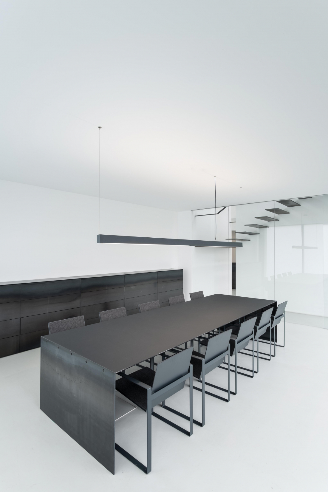 Möblierung im Besprechungsraum Verwaltungsbau in Krefeld - Aretz Dürr Architektur Köln