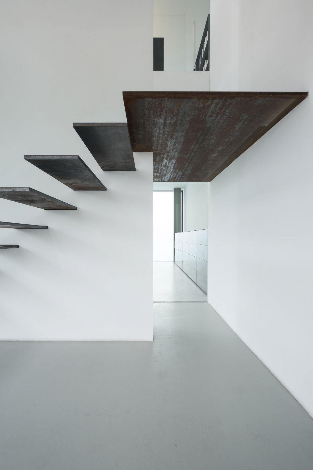 Treppenpodest im Verwaltungsbau in Krefeld - Aretz Dürr Architektur Köln