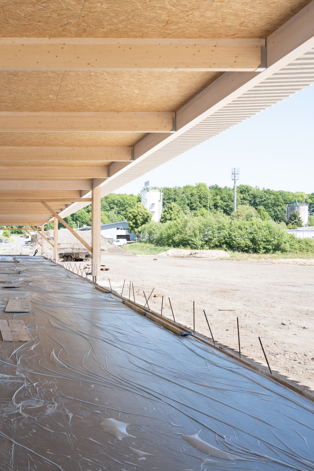 Holzhalle Innenraum Montage - Aretz Dürr Architektur Köln