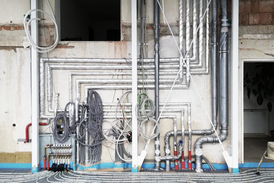 Installation der Haustechnik im Wohnhaus in Biberach - Aretz Dürr Architektur Köln