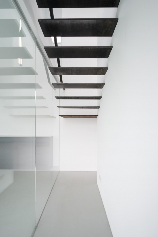 Treppenuntersicht im Verwaltungsbau Krefeld - Aretz Dürr Architektur Köln